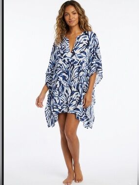Tahari Women’s Blue & White Tiger Print Caftan Tunic Top
 SIZE M